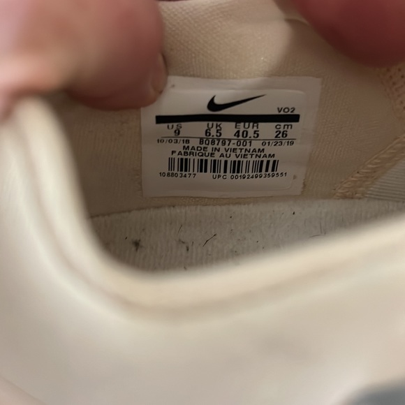 Nike Metcon Flykit 3 Size 9 Peach and Silver - Picture 4 of 5